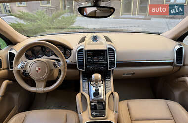 Внедорожник / Кроссовер Porsche Cayenne 2013 в 