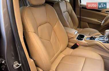 Внедорожник / Кроссовер Porsche Cayenne 2013 в 