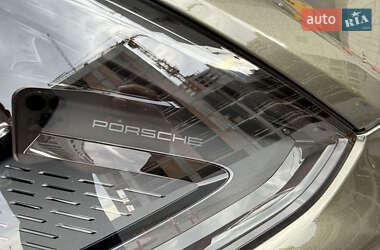 Внедорожник / Кроссовер Porsche Cayenne 2023 в 