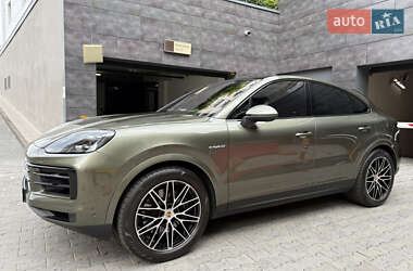 Внедорожник / Кроссовер Porsche Cayenne 2023 в 