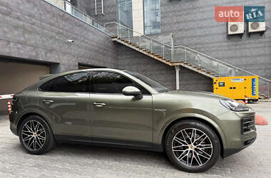 Внедорожник / Кроссовер Porsche Cayenne 2023 в 