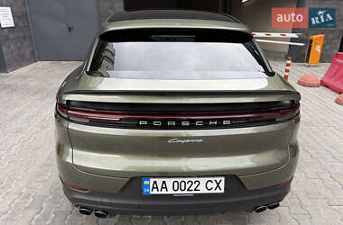 Внедорожник / Кроссовер Porsche Cayenne 2023 в 