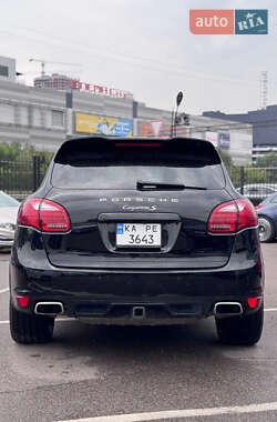Внедорожник / Кроссовер Porsche Cayenne 2012 в 