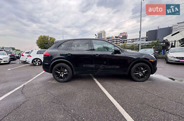 Внедорожник / Кроссовер Porsche Cayenne 2012 в 
