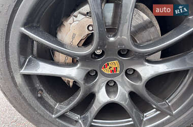 Внедорожник / Кроссовер Porsche Cayenne 2012 в 