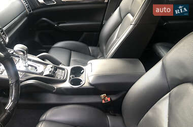 Внедорожник / Кроссовер Porsche Cayenne 2012 в 