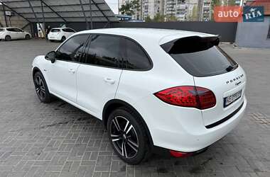 Позашляховик / Кросовер Porsche Cayenne 2012 в 