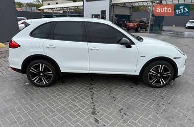 Позашляховик / Кросовер Porsche Cayenne 2012 в 