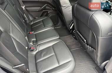 Позашляховик / Кросовер Porsche Cayenne 2012 в 