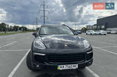 Внедорожник / Кроссовер Porsche Cayenne 2015 в Киеве