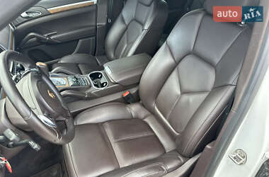 Внедорожник / Кроссовер Porsche Cayenne 2013 в 