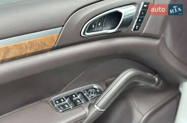 Внедорожник / Кроссовер Porsche Cayenne 2013 в 