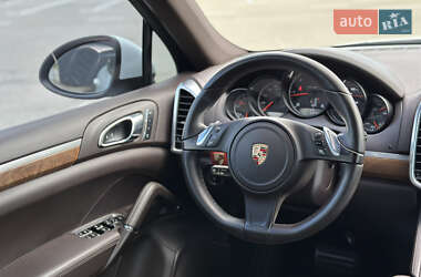 Внедорожник / Кроссовер Porsche Cayenne 2013 в 