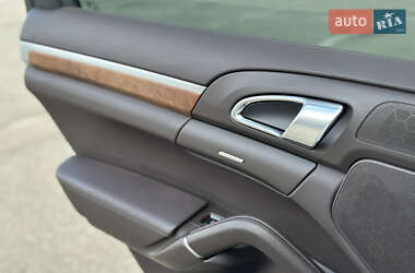 Внедорожник / Кроссовер Porsche Cayenne 2013 в 