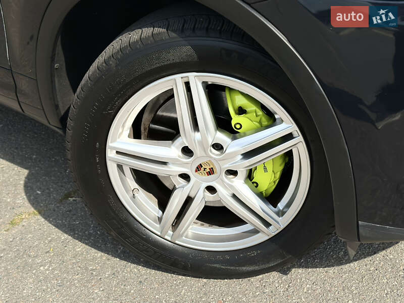 Внедорожник / Кроссовер Porsche Cayenne 2016 в Харькове