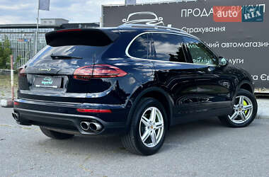 Позашляховик / Кросовер Porsche Cayenne 2016 в 