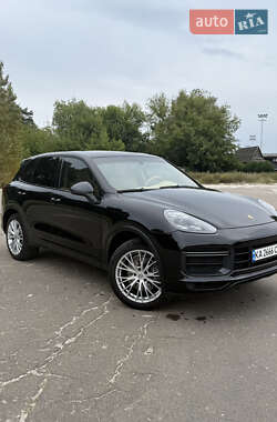 Внедорожник / Кроссовер Porsche Cayenne 2017 в 
