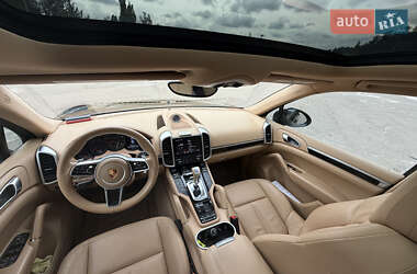 Внедорожник / Кроссовер Porsche Cayenne 2017 в 