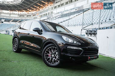 Внедорожник / Кроссовер Porsche Cayenne 2010 в 