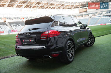 Внедорожник / Кроссовер Porsche Cayenne 2010 в 