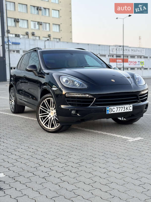 Позашляховик / Кросовер Porsche Cayenne 2011 в Львові