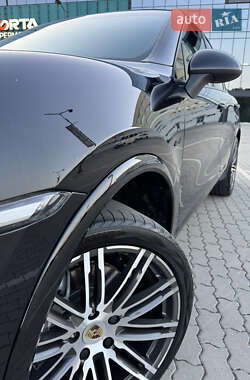 Внедорожник / Кроссовер Porsche Cayenne 2011 в 