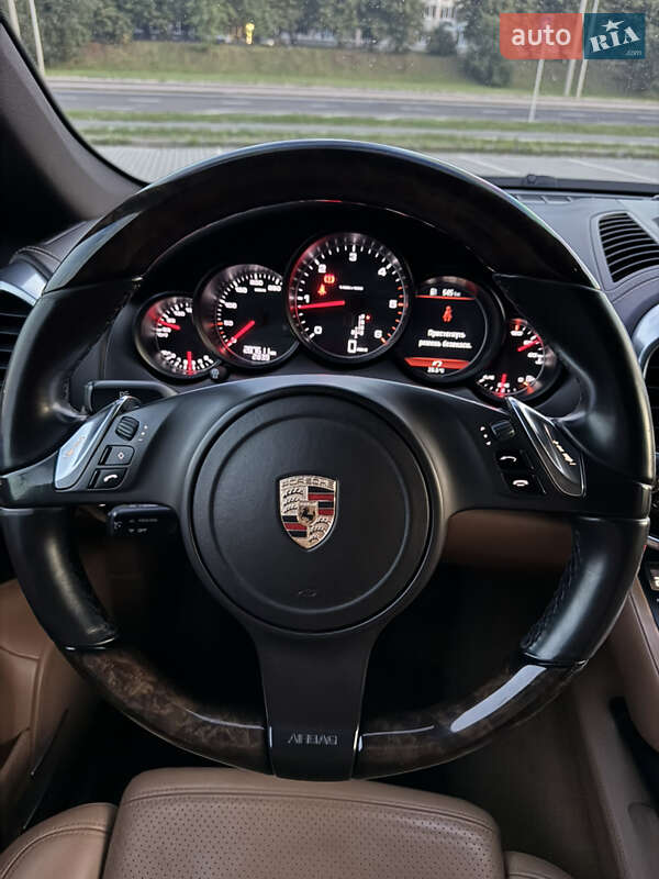 Позашляховик / Кросовер Porsche Cayenne 2011 в Львові