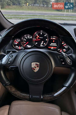 Внедорожник / Кроссовер Porsche Cayenne 2011 в 