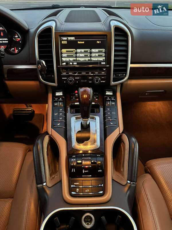 Позашляховик / Кросовер Porsche Cayenne 2011 в Львові