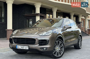Внедорожник / Кроссовер Porsche Cayenne 2015 в 