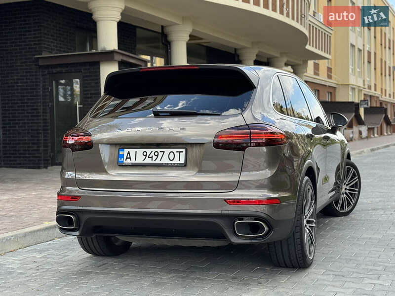 Позашляховик / Кросовер Porsche Cayenne 2015 в Києві