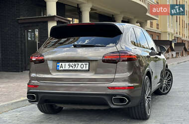 Внедорожник / Кроссовер Porsche Cayenne 2015 в 