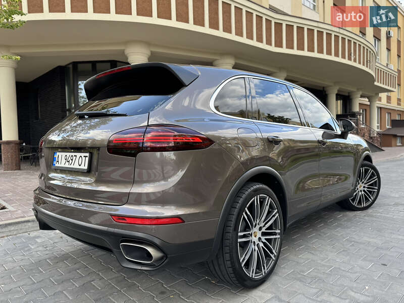 Позашляховик / Кросовер Porsche Cayenne 2015 в Києві