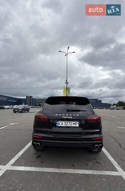 Внедорожник / Кроссовер Porsche Cayenne 2017 в 