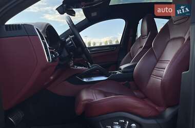 Внедорожник / Кроссовер Porsche Cayenne 2019 в 