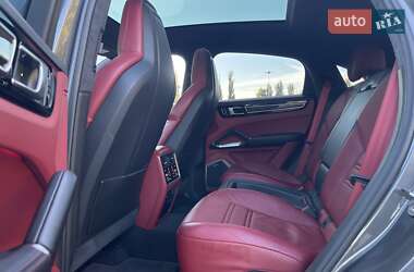 Внедорожник / Кроссовер Porsche Cayenne 2019 в 