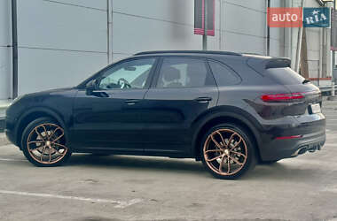 Позашляховик / Кросовер Porsche Cayenne 2018 в 