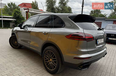 Внедорожник / Кроссовер Porsche Cayenne 2015 в 