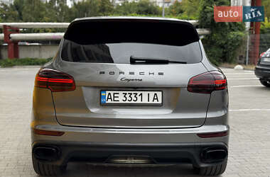 Внедорожник / Кроссовер Porsche Cayenne 2015 в 