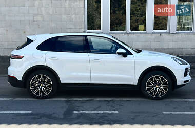 Позашляховик / Кросовер Porsche Cayenne 2018 в 
