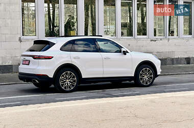 Позашляховик / Кросовер Porsche Cayenne 2018 в 