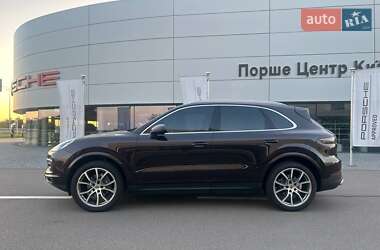 Внедорожник / Кроссовер Porsche Cayenne 2018 в 