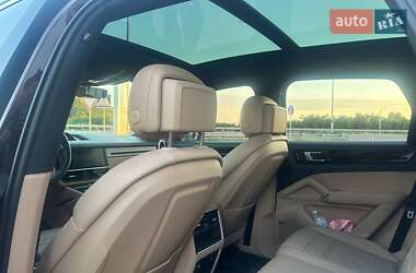 Внедорожник / Кроссовер Porsche Cayenne 2018 в 