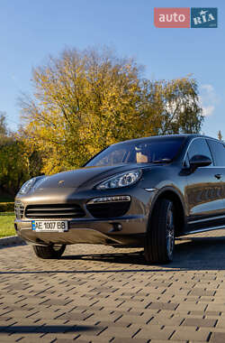 Внедорожник / Кроссовер Porsche Cayenne 2012 в 