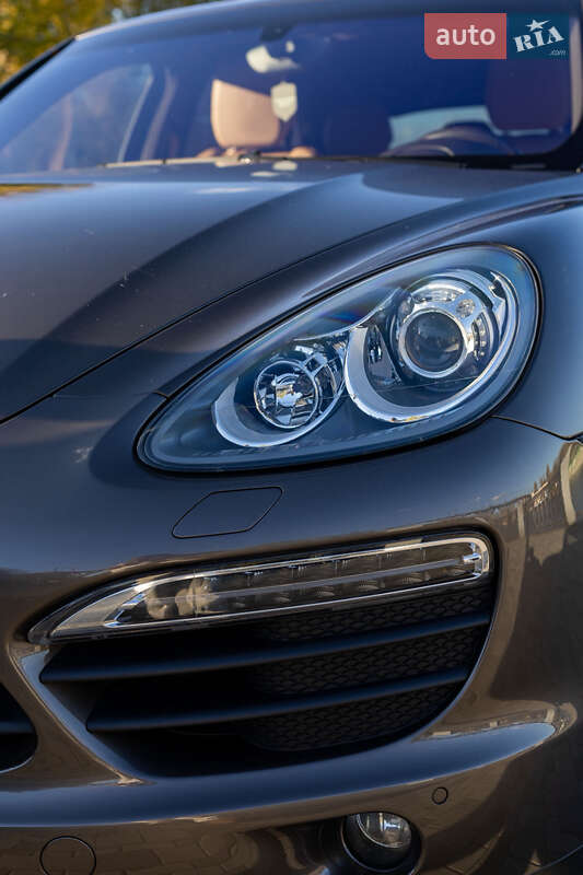 Внедорожник / Кроссовер Porsche Cayenne 2012 в Днепре