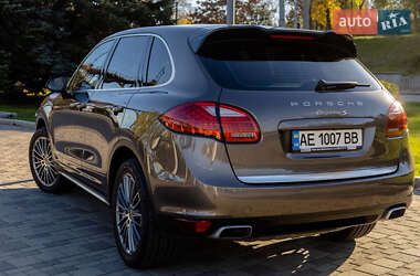 Внедорожник / Кроссовер Porsche Cayenne 2012 в 