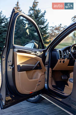 Внедорожник / Кроссовер Porsche Cayenne 2012 в 