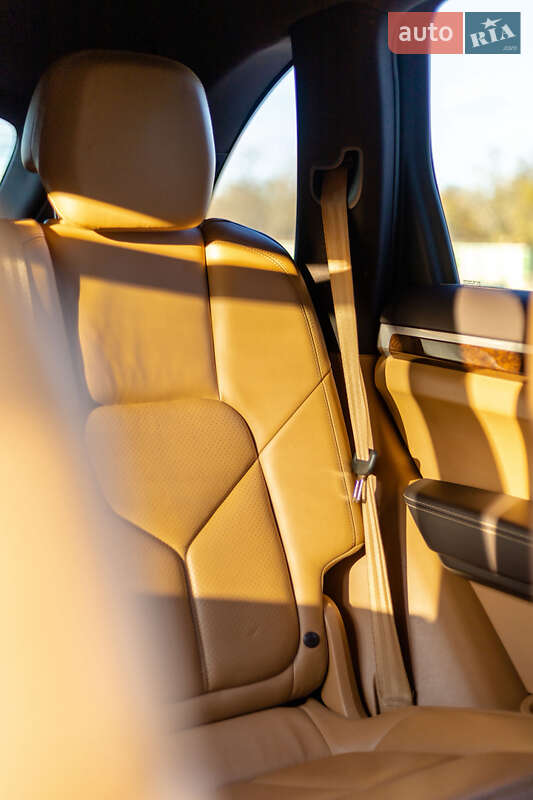 Внедорожник / Кроссовер Porsche Cayenne 2012 в Днепре