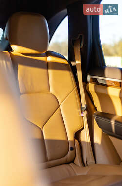 Внедорожник / Кроссовер Porsche Cayenne 2012 в 
