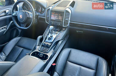 Внедорожник / Кроссовер Porsche Cayenne 2011 в 